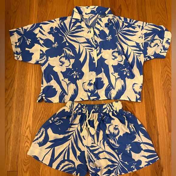Women’s Floral Palm Matching Lounge Set Size Large / Small - Picture 2 of 8